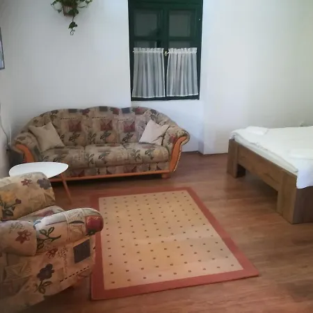 Vendektanya Vendeghaz Gasthof *